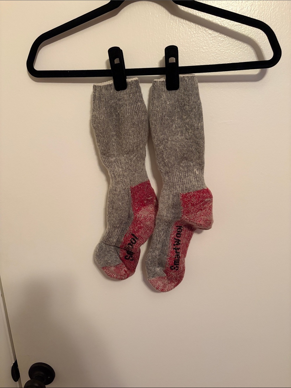 Smartwool Gray Winter weight Crew Athletic Socks with Red Heels and Toes